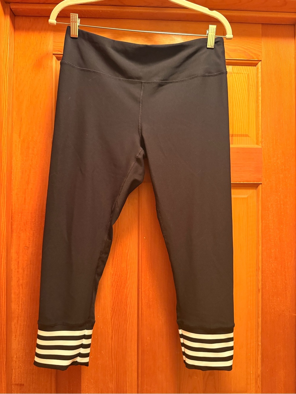 90 Degree By Reflex Black Capri Leggings with White Striped Cuffs